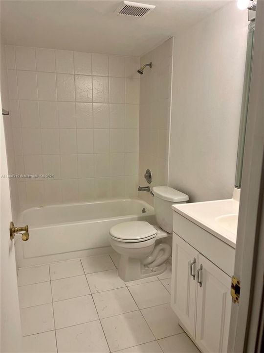 En Venta: $165,000 (2 camas, 2 baños, 834 Pies cuadrados)