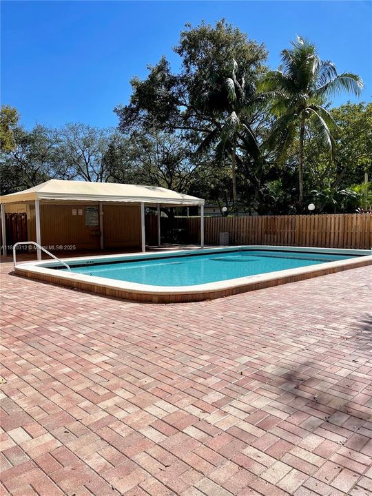 En Venta: $165,000 (2 camas, 2 baños, 834 Pies cuadrados)