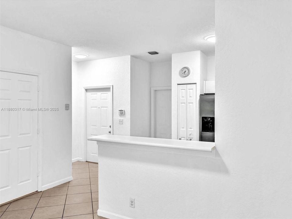 待售: $425,000 (2 贝兹, 1 浴室, 1437 平方英尺)