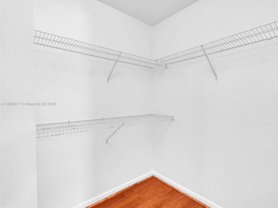 待售: $425,000 (2 贝兹, 1 浴室, 1437 平方英尺)