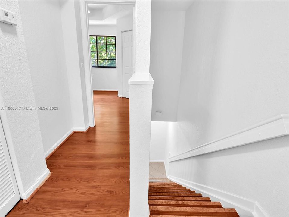 待售: $425,000 (2 贝兹, 1 浴室, 1437 平方英尺)