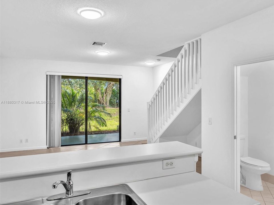 待售: $425,000 (2 贝兹, 1 浴室, 1437 平方英尺)