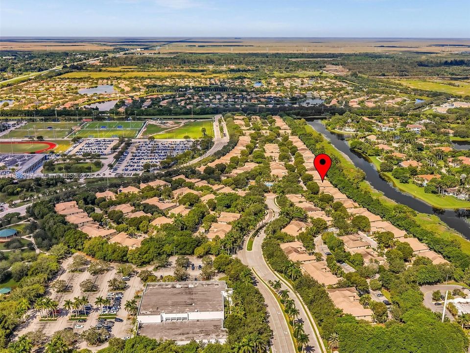 待售: $425,000 (2 贝兹, 1 浴室, 1437 平方英尺)