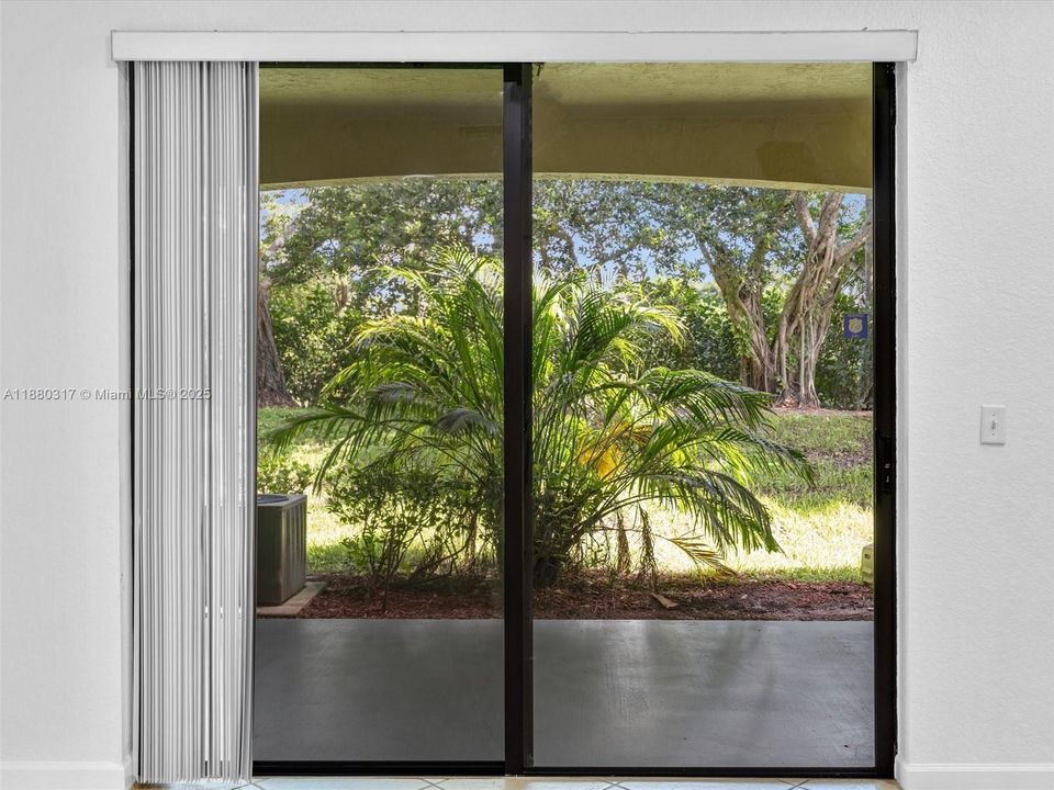 待售: $425,000 (2 贝兹, 1 浴室, 1437 平方英尺)