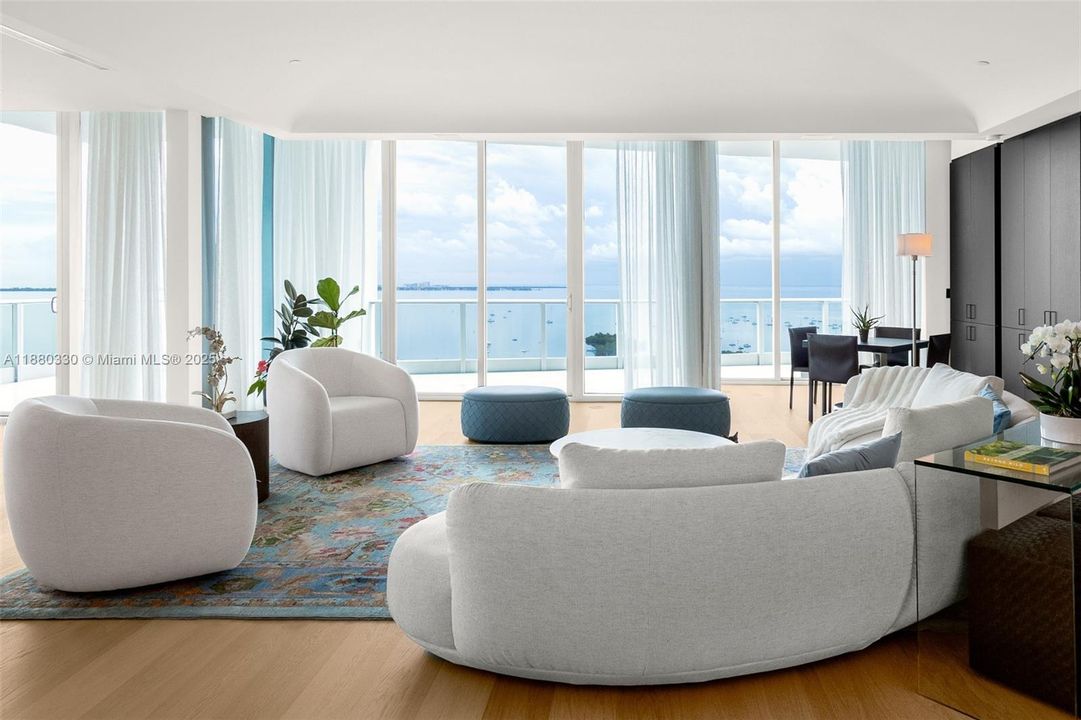 Active With Contract: $14,800,000 (5 beds, 7 baths, 6920 Square Feet)