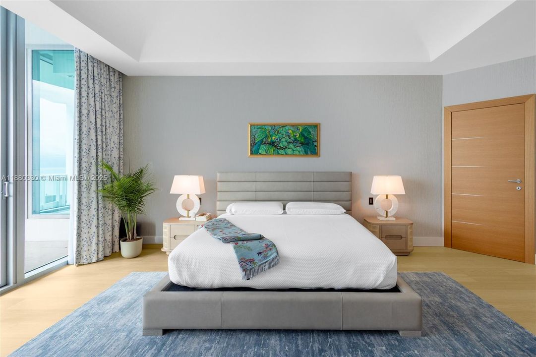 Active With Contract: $14,800,000 (5 beds, 7 baths, 6920 Square Feet)