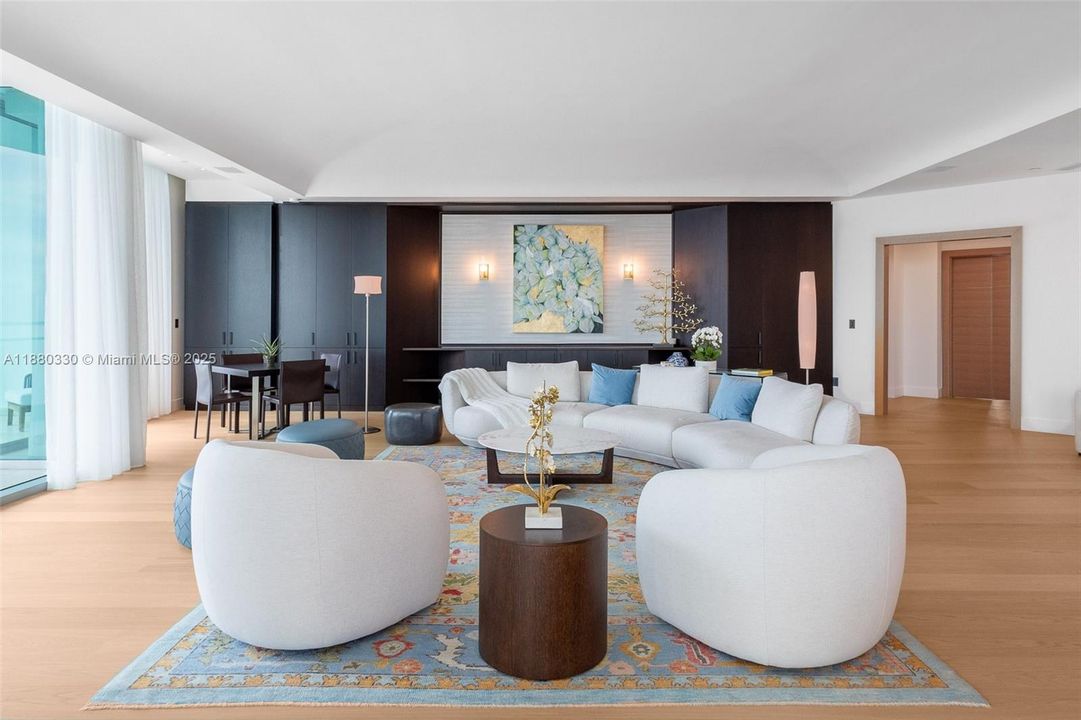 Active With Contract: $14,800,000 (5 beds, 7 baths, 6920 Square Feet)