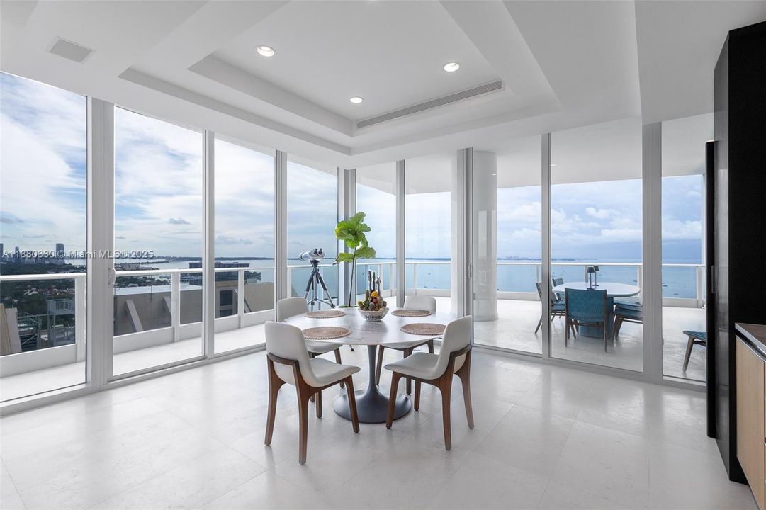 Active With Contract: $14,800,000 (5 beds, 7 baths, 6920 Square Feet)