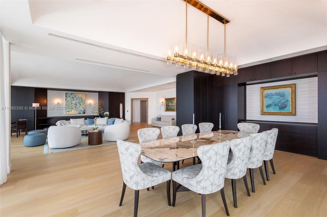 Active With Contract: $14,800,000 (5 beds, 7 baths, 6920 Square Feet)