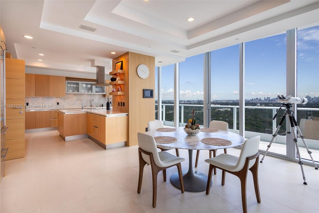 Active With Contract: $14,800,000 (5 beds, 7 baths, 6920 Square Feet)