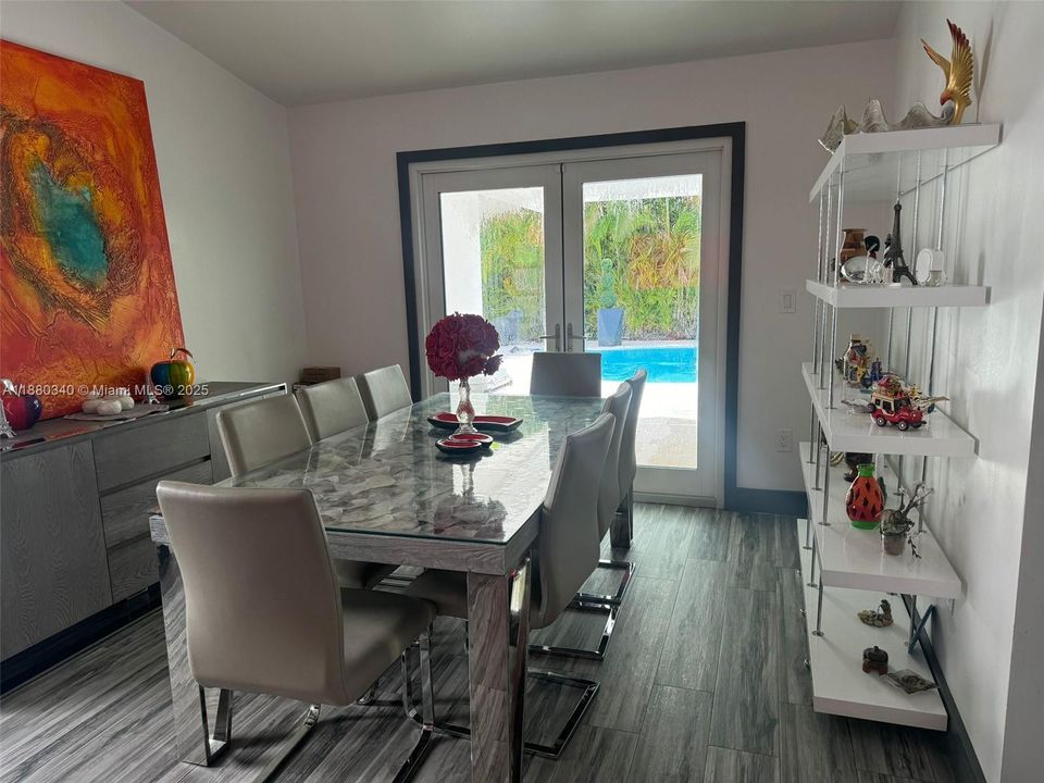 For Rent: $5,750 (5 beds, 4 baths, 3000 Square Feet)