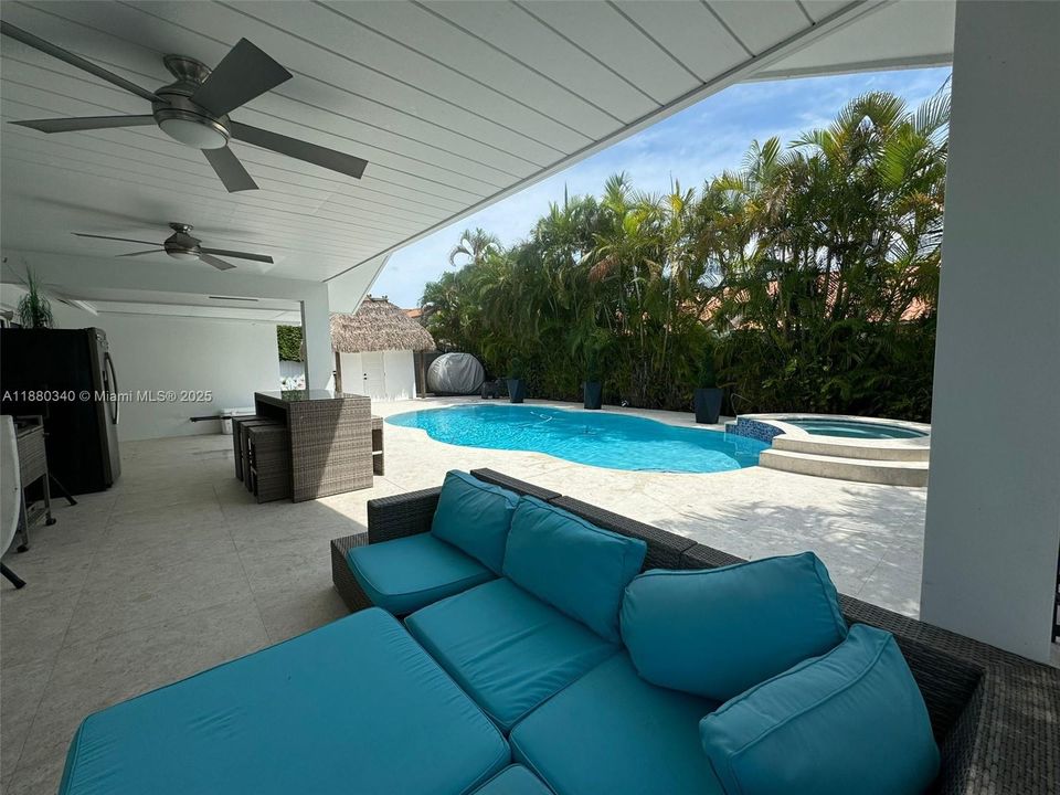 For Rent: $5,750 (5 beds, 4 baths, 3000 Square Feet)