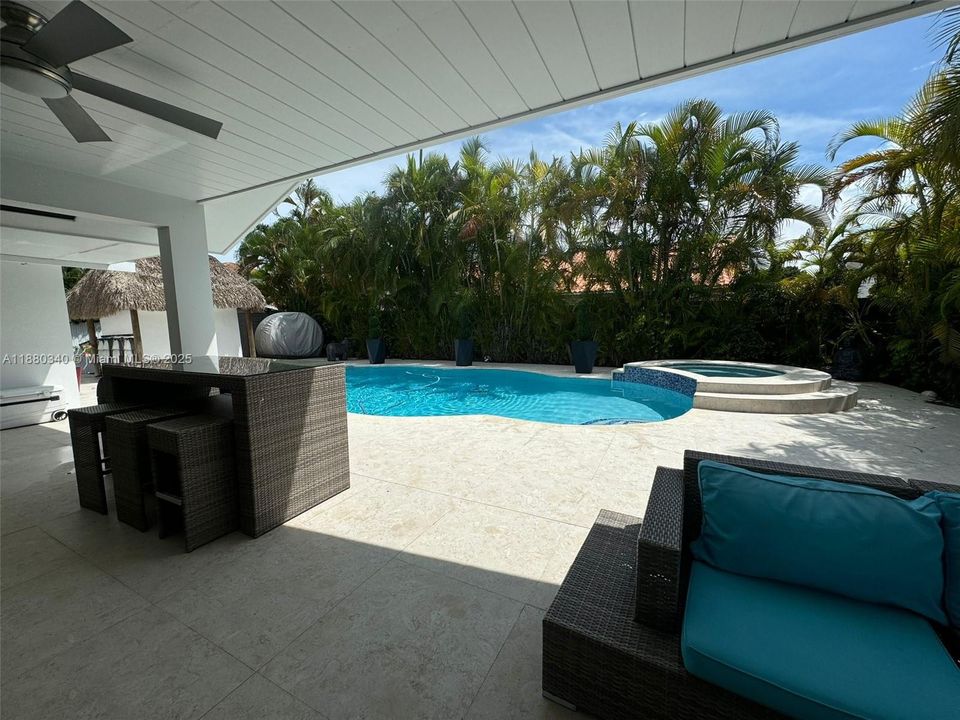 For Rent: $5,750 (5 beds, 4 baths, 3000 Square Feet)