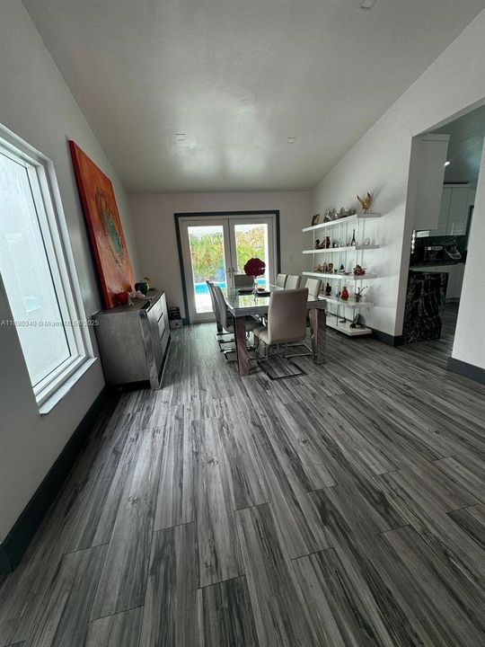 For Rent: $5,750 (5 beds, 4 baths, 3000 Square Feet)