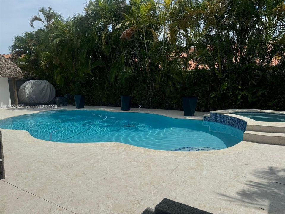 For Rent: $5,750 (5 beds, 4 baths, 3000 Square Feet)