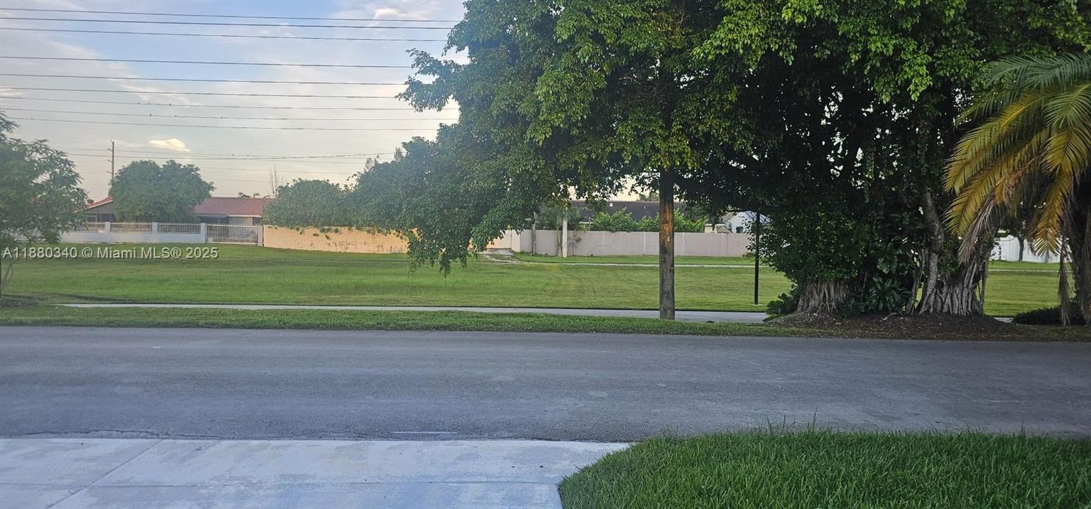 For Rent: $5,750 (5 beds, 4 baths, 3000 Square Feet)