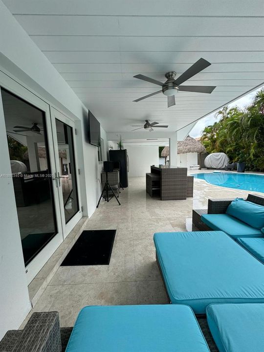 For Rent: $5,750 (5 beds, 4 baths, 3000 Square Feet)