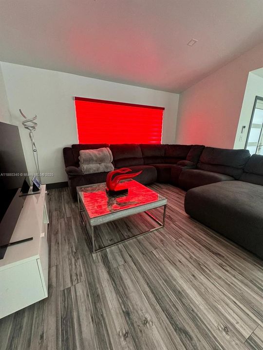 For Rent: $5,750 (5 beds, 4 baths, 3000 Square Feet)