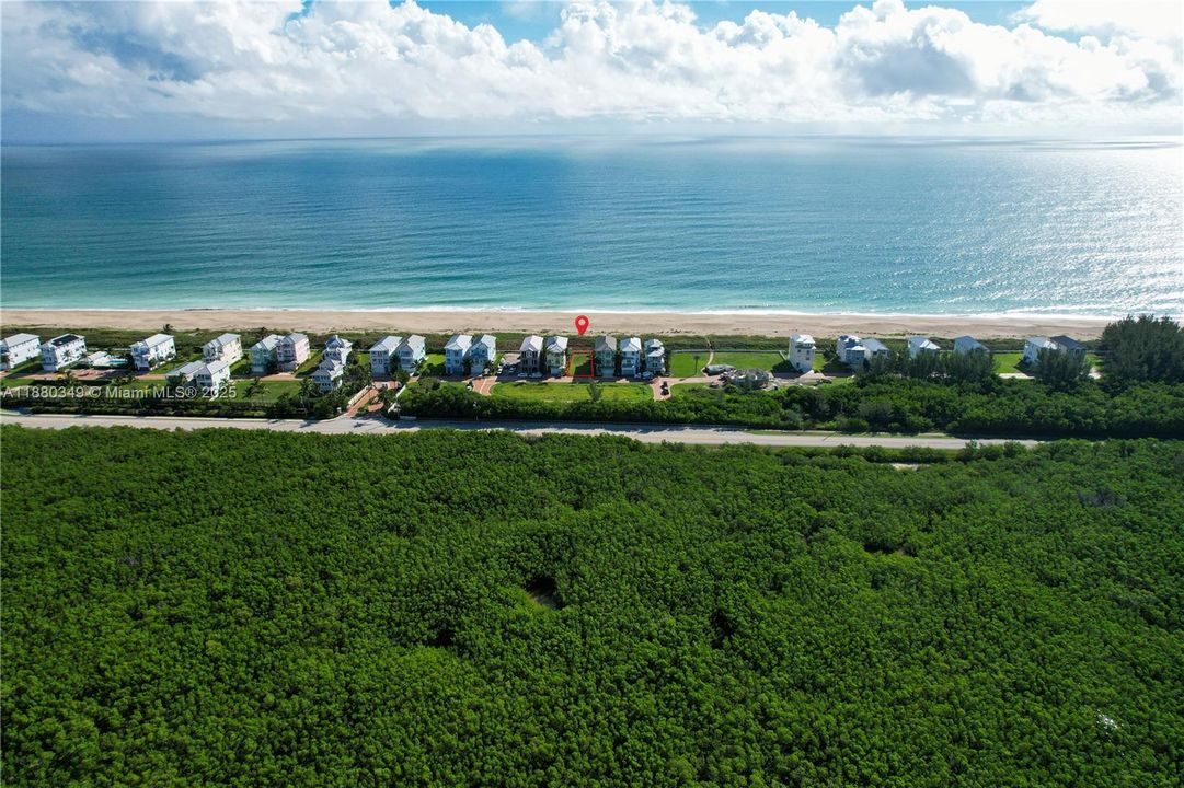 待售: $870,000 (0.12 acres)