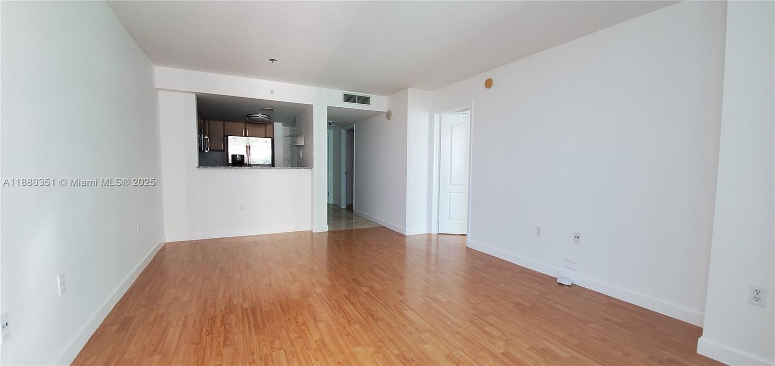 For Sale: $550,450 (1 beds, 1 baths, 791 Square Feet)