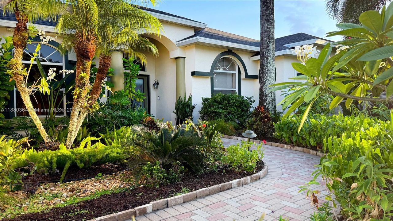 En Venta: $900,000 (4 camas, 3 baños, 2503 Pies cuadrados)