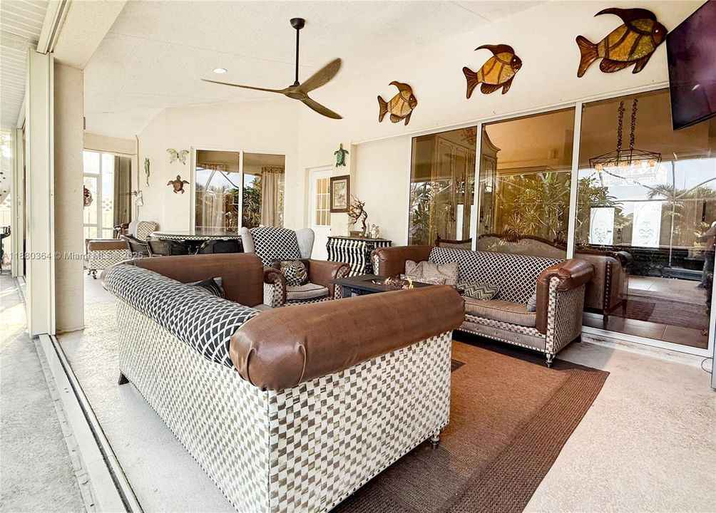 En Venta: $900,000 (4 camas, 3 baños, 2503 Pies cuadrados)