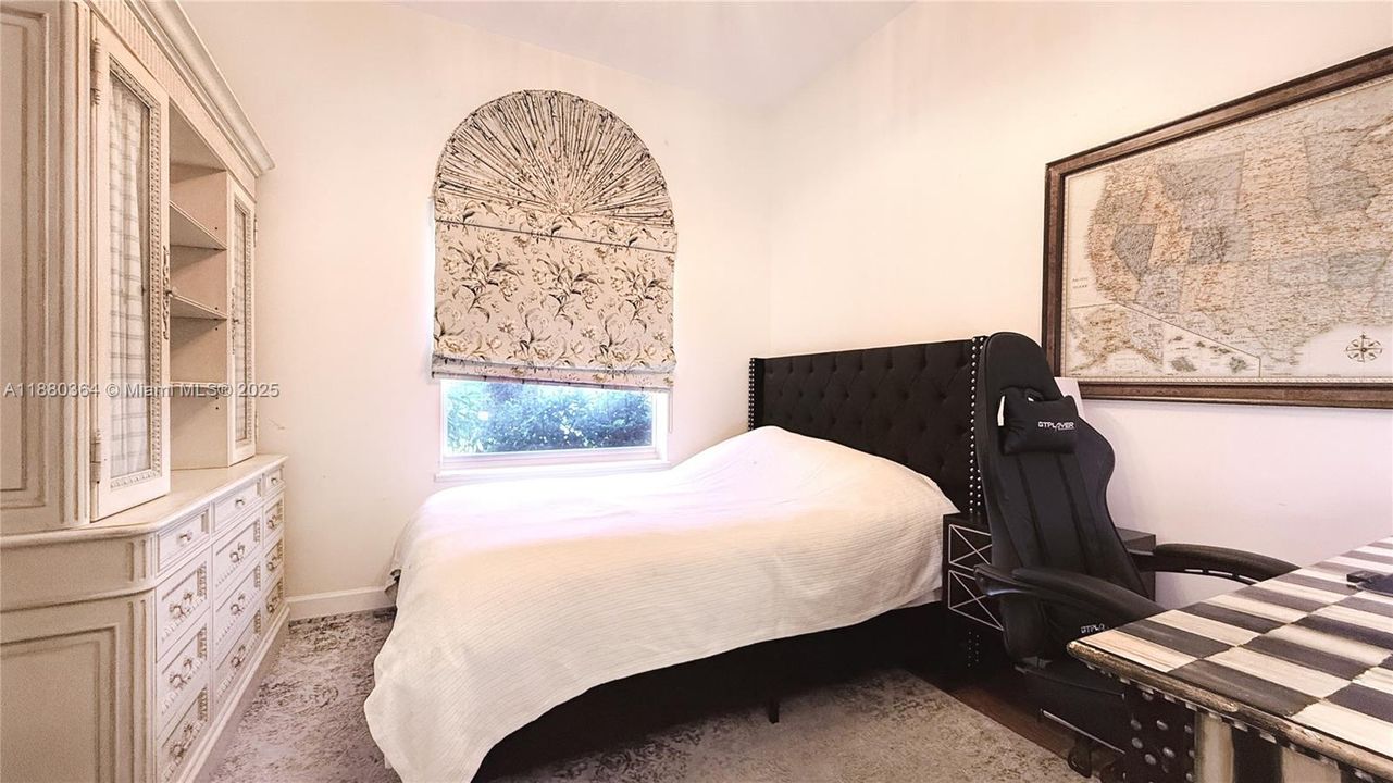 En Venta: $900,000 (4 camas, 3 baños, 2503 Pies cuadrados)