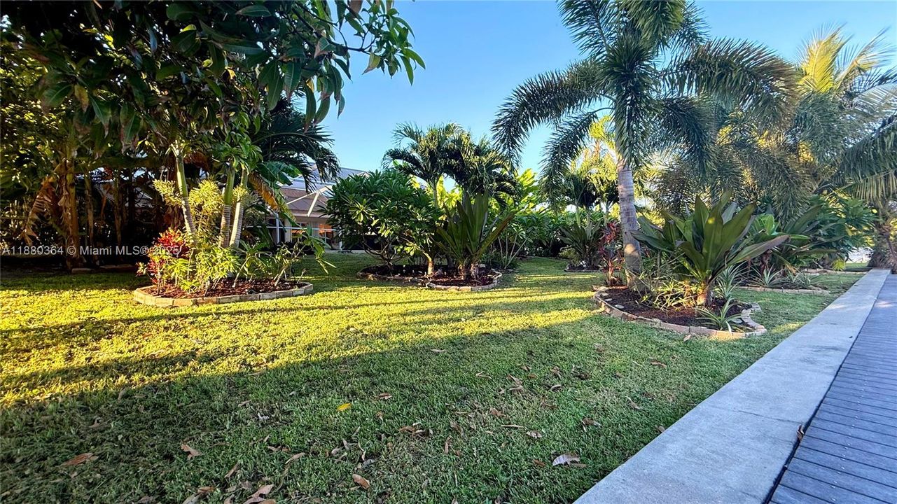 En Venta: $900,000 (4 camas, 3 baños, 2503 Pies cuadrados)