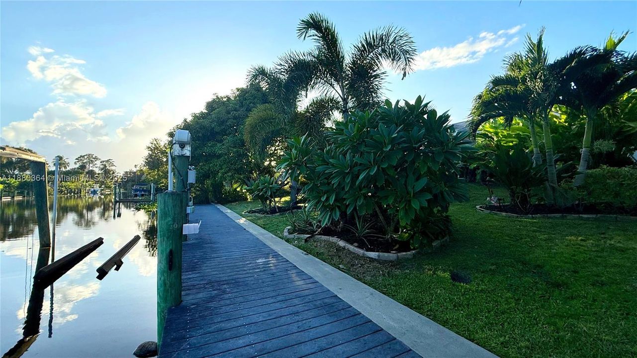 En Venta: $900,000 (4 camas, 3 baños, 2503 Pies cuadrados)