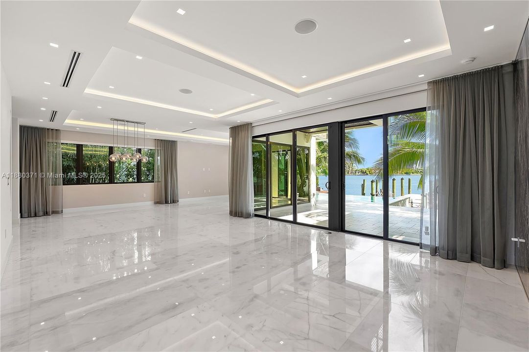 For Rent: $47,500 (5 beds, 6 baths, 3326 Square Feet)