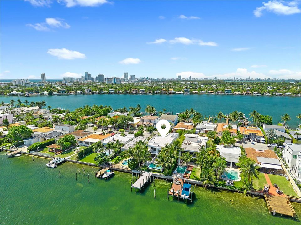 For Rent: $47,500 (5 beds, 6 baths, 3326 Square Feet)