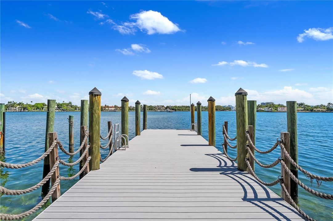 For Rent: $47,500 (5 beds, 6 baths, 3326 Square Feet)