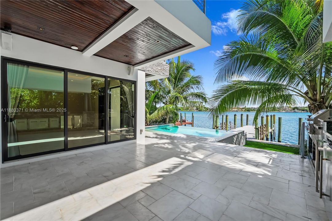 For Rent: $47,500 (5 beds, 6 baths, 3326 Square Feet)