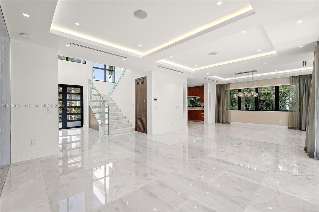 For Rent: $47,500 (5 beds, 6 baths, 3326 Square Feet)