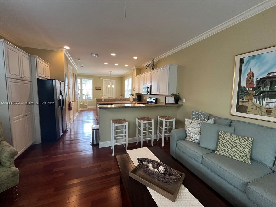 На продажу: $1,199,990 (2 спален, 2 ванн, 1376 Квадратных фут)