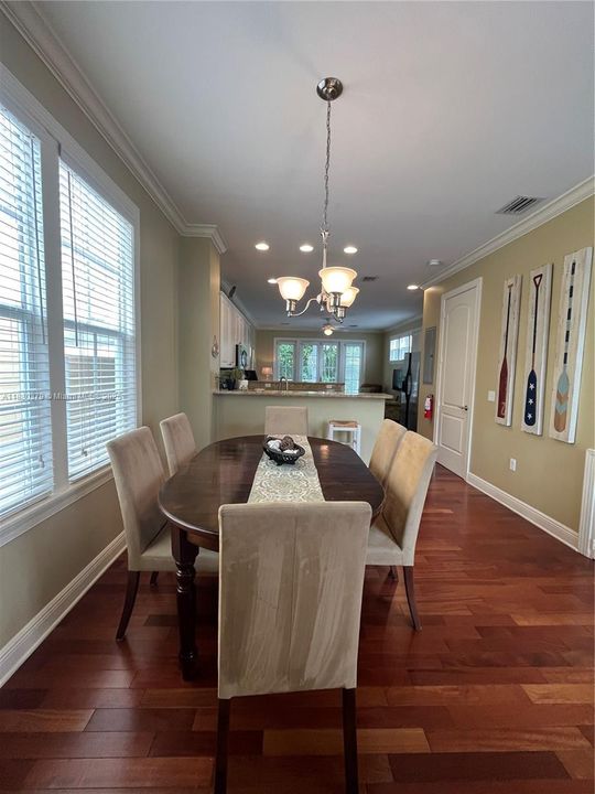 На продажу: $1,199,990 (2 спален, 2 ванн, 1376 Квадратных фут)