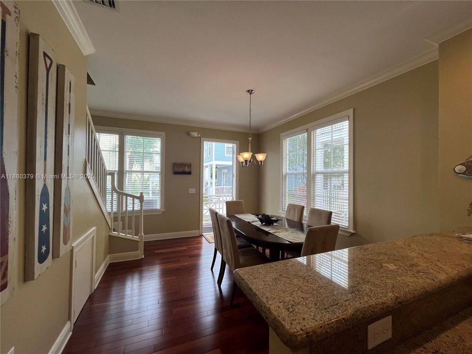 На продажу: $1,199,990 (2 спален, 2 ванн, 1376 Квадратных фут)