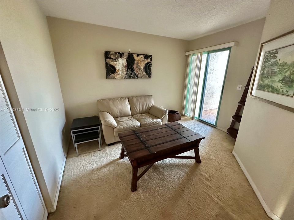 For Sale: $475,000 (4 beds, 2 baths, 1812 Square Feet)