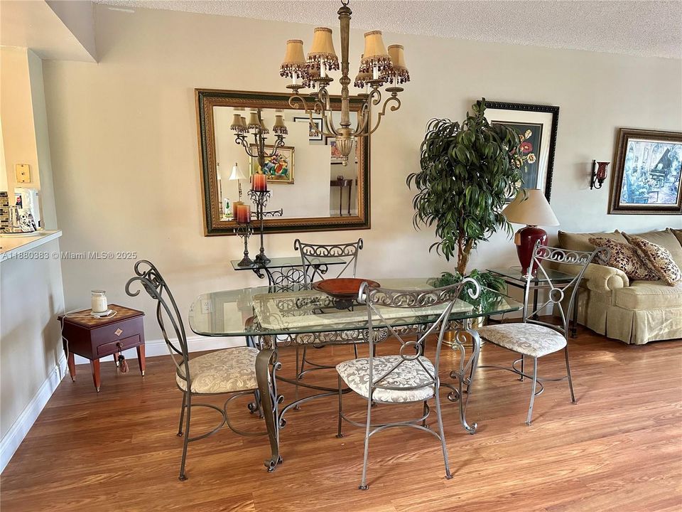 For Sale: $475,000 (4 beds, 2 baths, 1812 Square Feet)