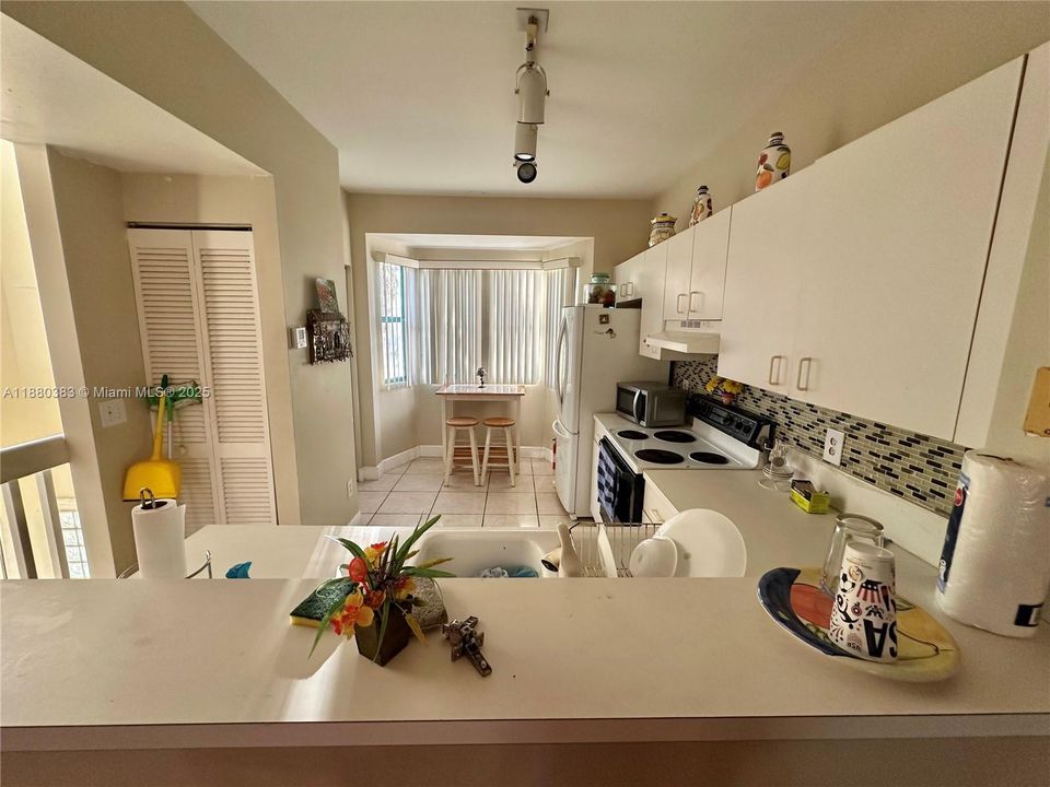 For Sale: $475,000 (4 beds, 2 baths, 1812 Square Feet)