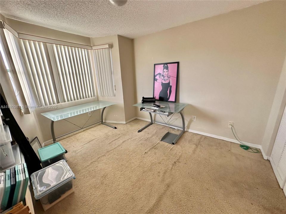 For Sale: $475,000 (4 beds, 2 baths, 1812 Square Feet)