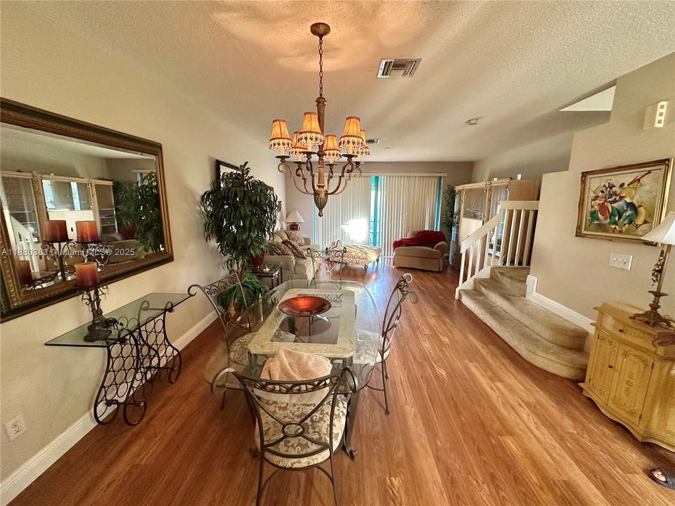 For Sale: $475,000 (4 beds, 2 baths, 1812 Square Feet)