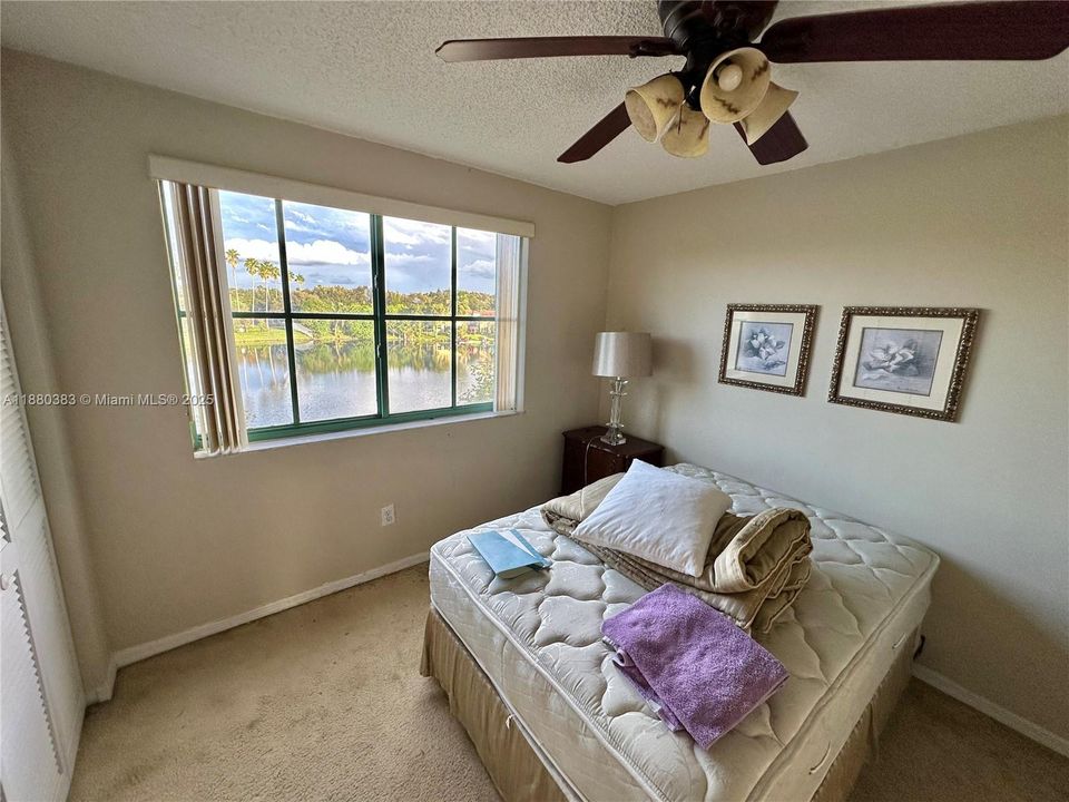 For Sale: $475,000 (4 beds, 2 baths, 1812 Square Feet)