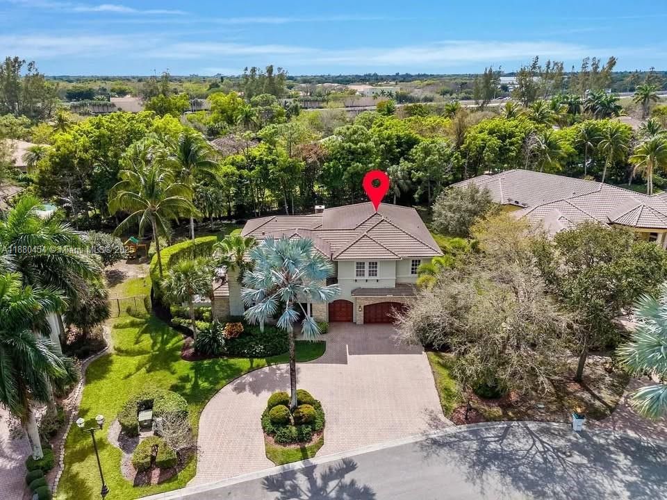 En Renta: $11,999 (6 camas, 4 baños, 5111 Pies cuadrados)