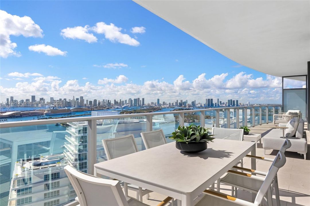 For Sale: $6,590,000 (3 beds, 3 baths, 2930 Square Feet)