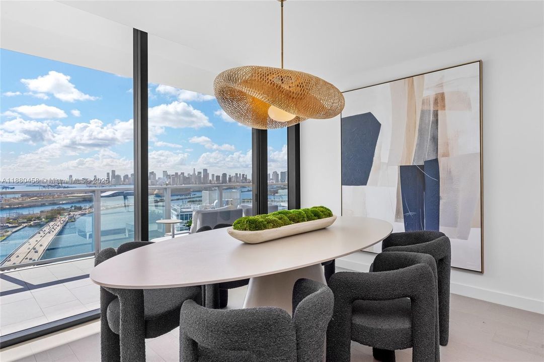 For Sale: $6,590,000 (3 beds, 3 baths, 2930 Square Feet)