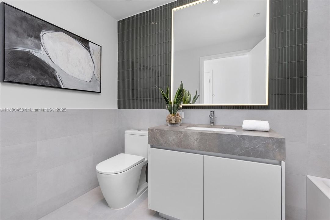 For Sale: $6,590,000 (3 beds, 3 baths, 2930 Square Feet)