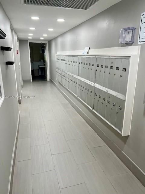 Под контрактом: $2,400 (3 спален, 2 ванн, 1390 Квадратных фут)