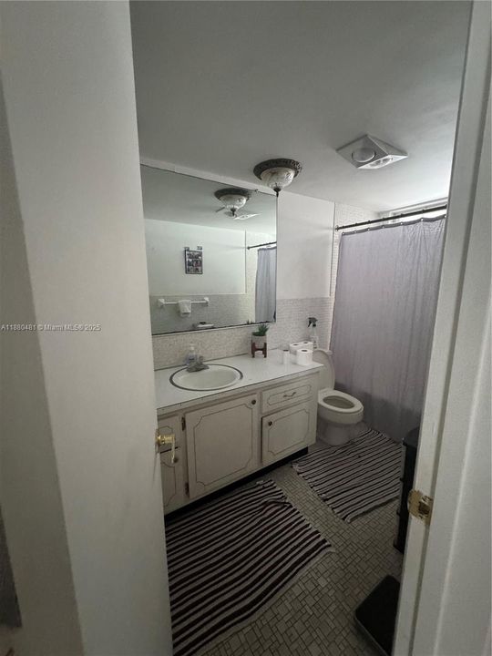 Vendido Recientemente: $210,000 (2 camas, 2 baños, 1120 Pies cuadrados)