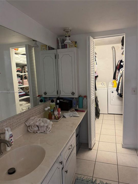 Vendido Recientemente: $210,000 (2 camas, 2 baños, 1120 Pies cuadrados)